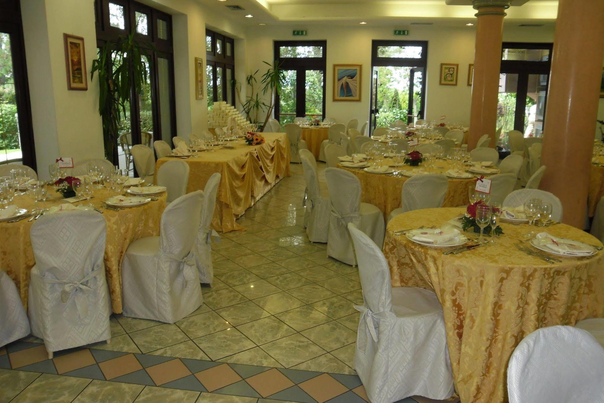 Hotel Ristorante Farneta Cortona Bagian luar foto